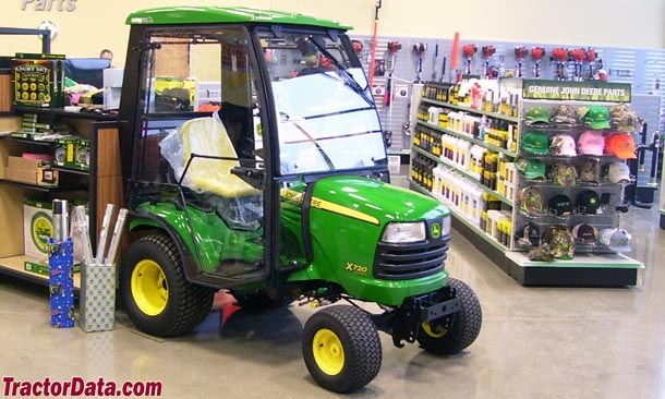 John Deere X720 with Cozy Cab built hard cab