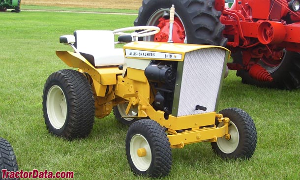 Allis-Chalmers B-10 right-front view