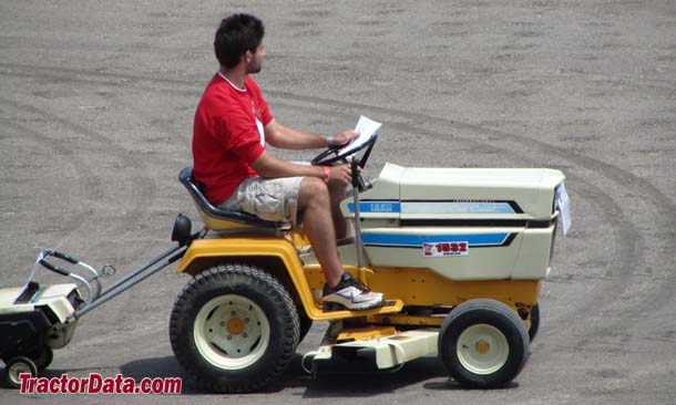 Cub Cadet 1250, right profile