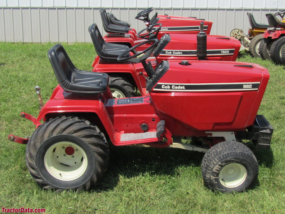 Cub Cadet 982 tractor photos information