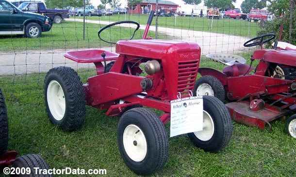 Wheel Horse 603 lawn tractor photo