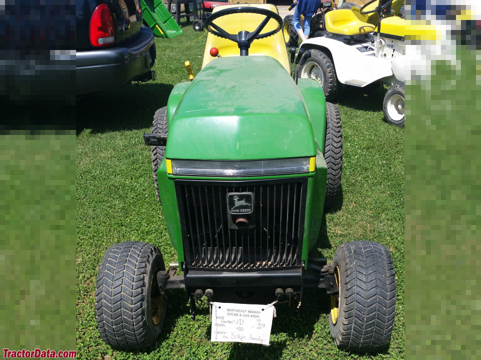 John Deere 400 tractor photos information