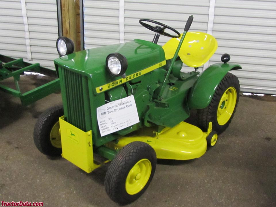 Round-fender 110 with optional lights.