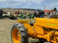 John Deere MI industrial tractor on auction