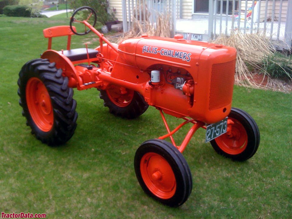 Allis Chalmers B tractor photos information