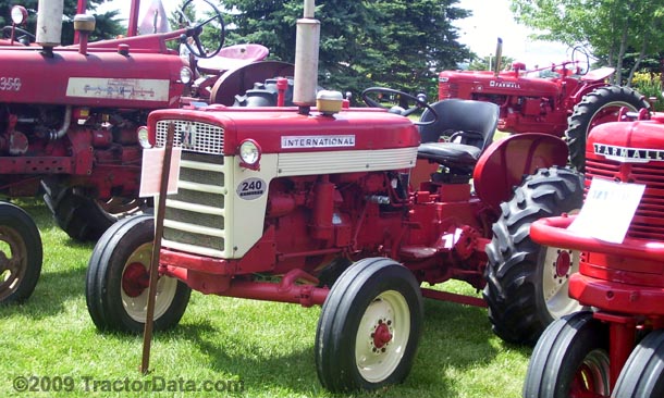 International Harvester 240 tractor photo
