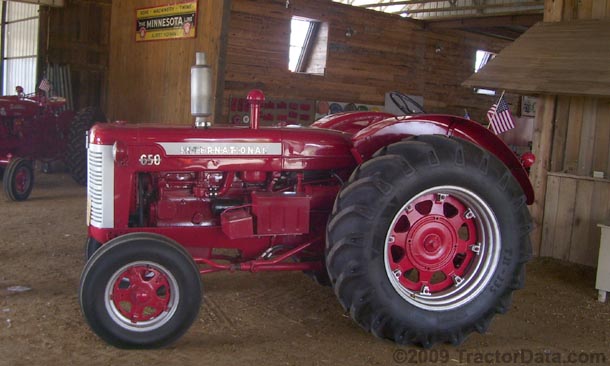 International Harvester 650 tractor photo