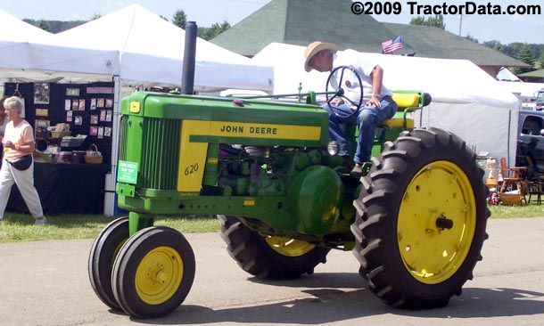 John Deere 620 tractor photo