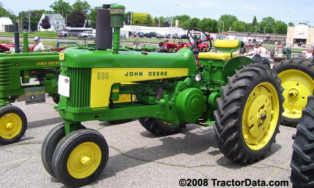 John Deere 530 tractor photo