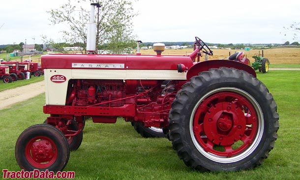 Farmall 460 tractor photo