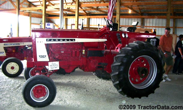 Farmall 806 tractor photo