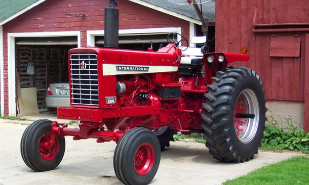 Farmall 826 tractor photo