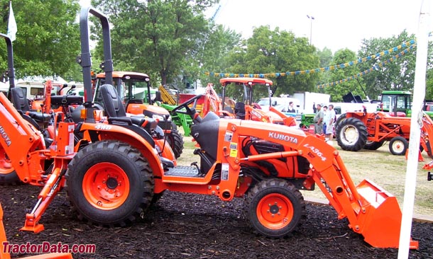 Kubota B2920 tractor photo