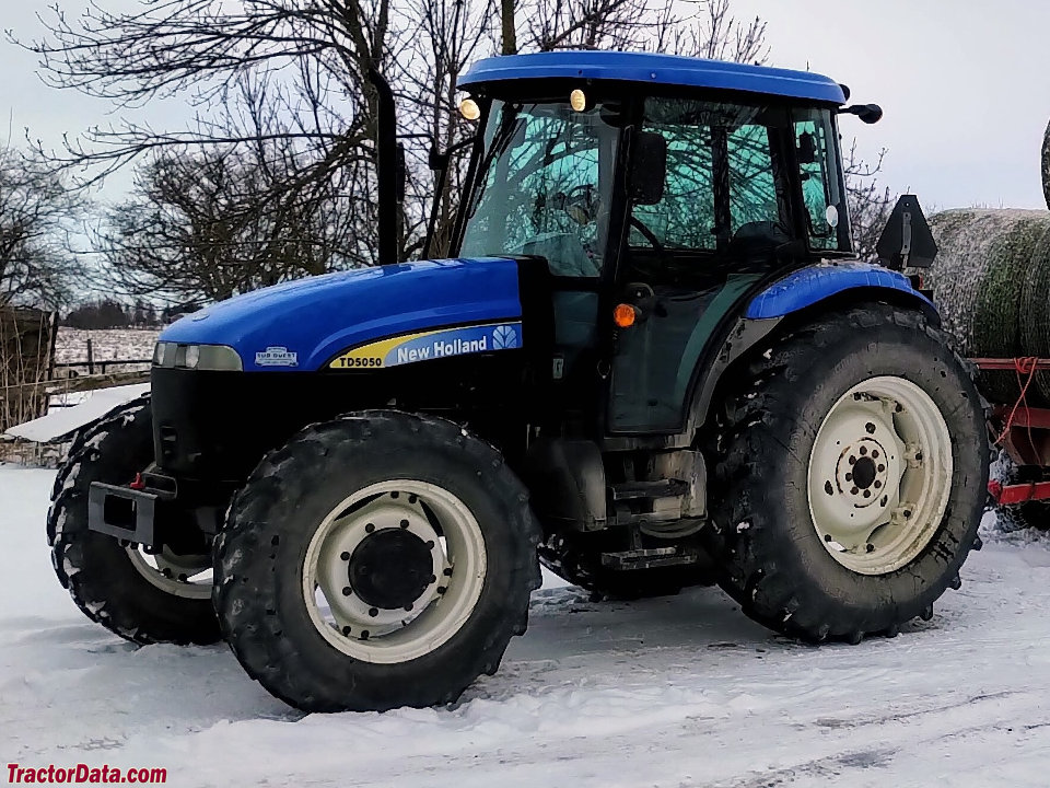 New Holland TD5050 tractor photos information