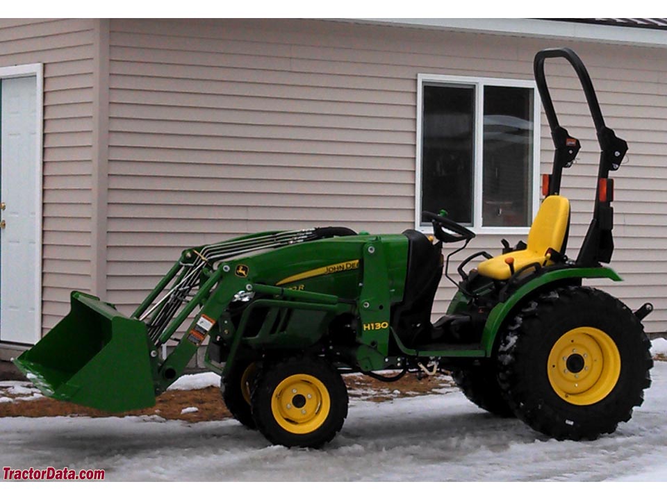 John Deere 2032R tractor photos information