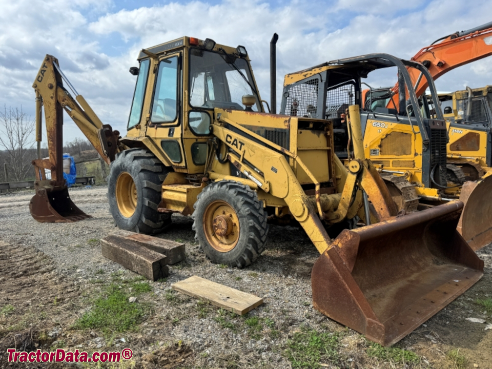 1989 Caterpillar 416 tractor-backhoe loader.