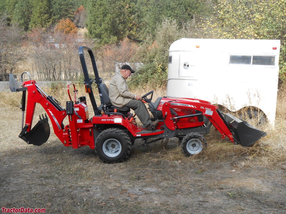 Massey Ferguson GC1710, right side.