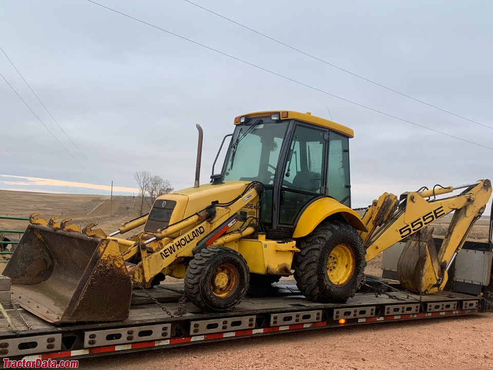 New Holland 555E