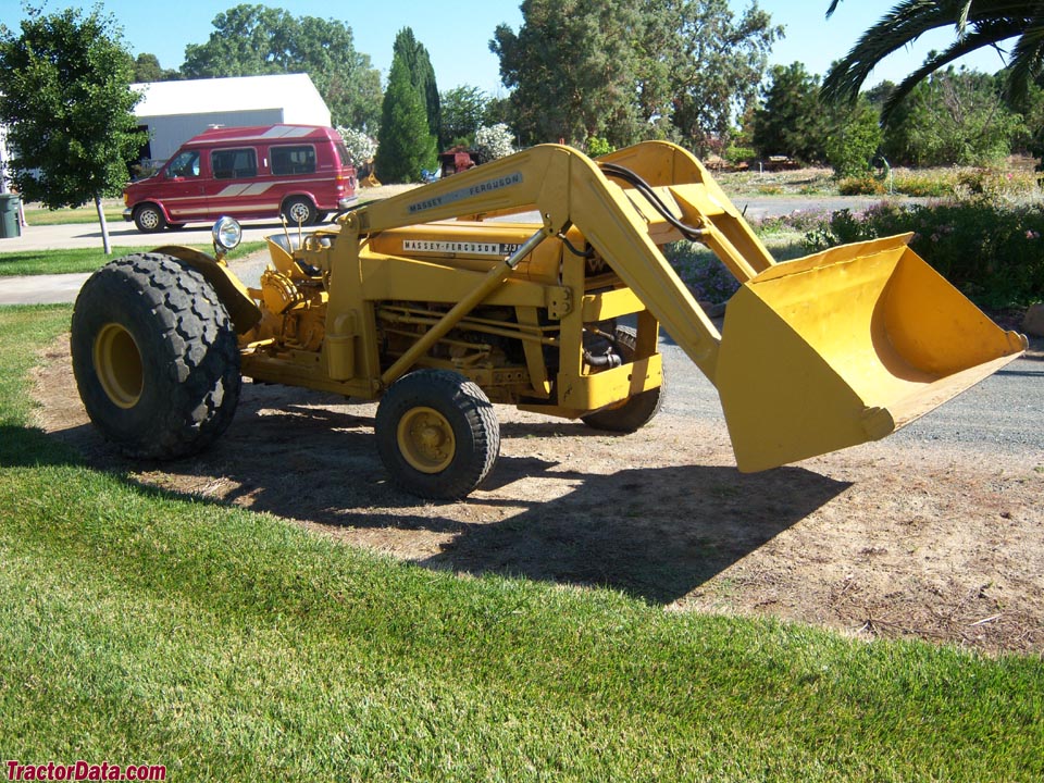 Massey Ferguson 2135 Turf Special with loader