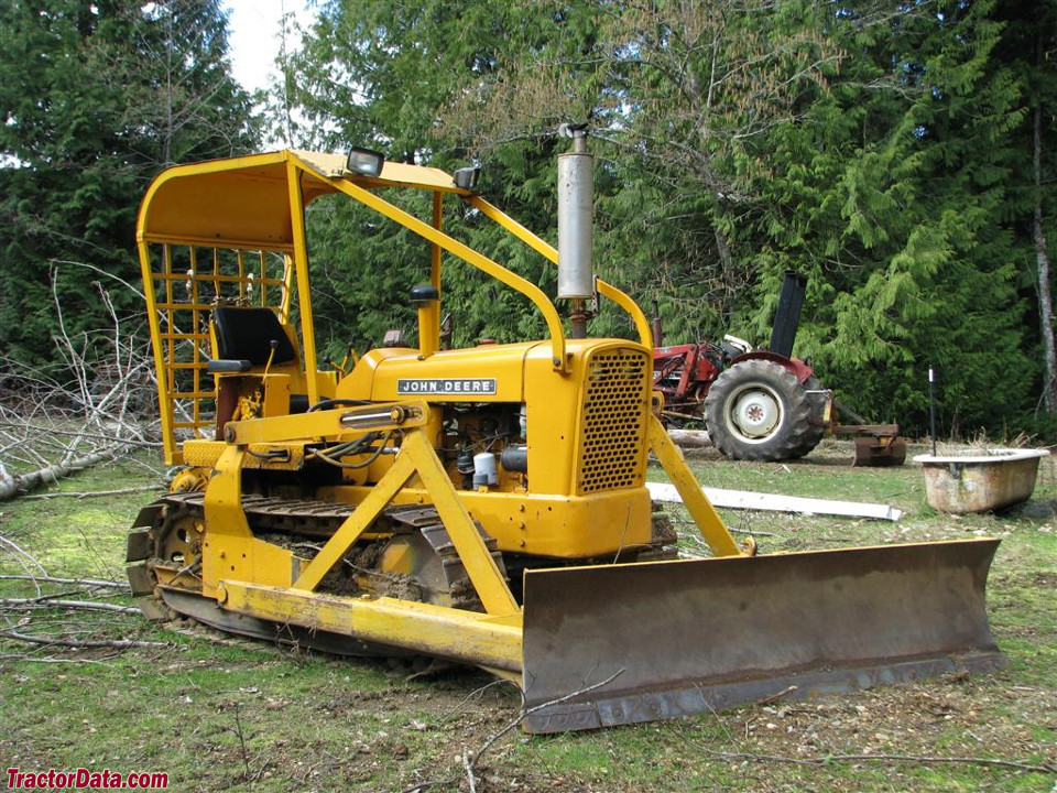 John Deere 1010 Crawler Tractor Information