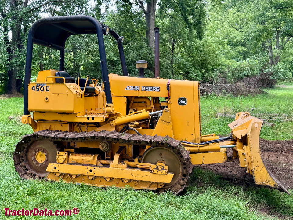 John Deere 450E bulldozer.