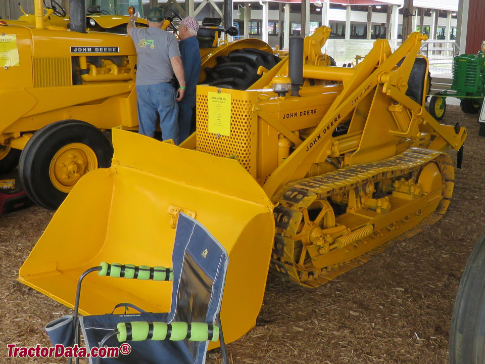 John Deere 420 Crawler Loader tractor.