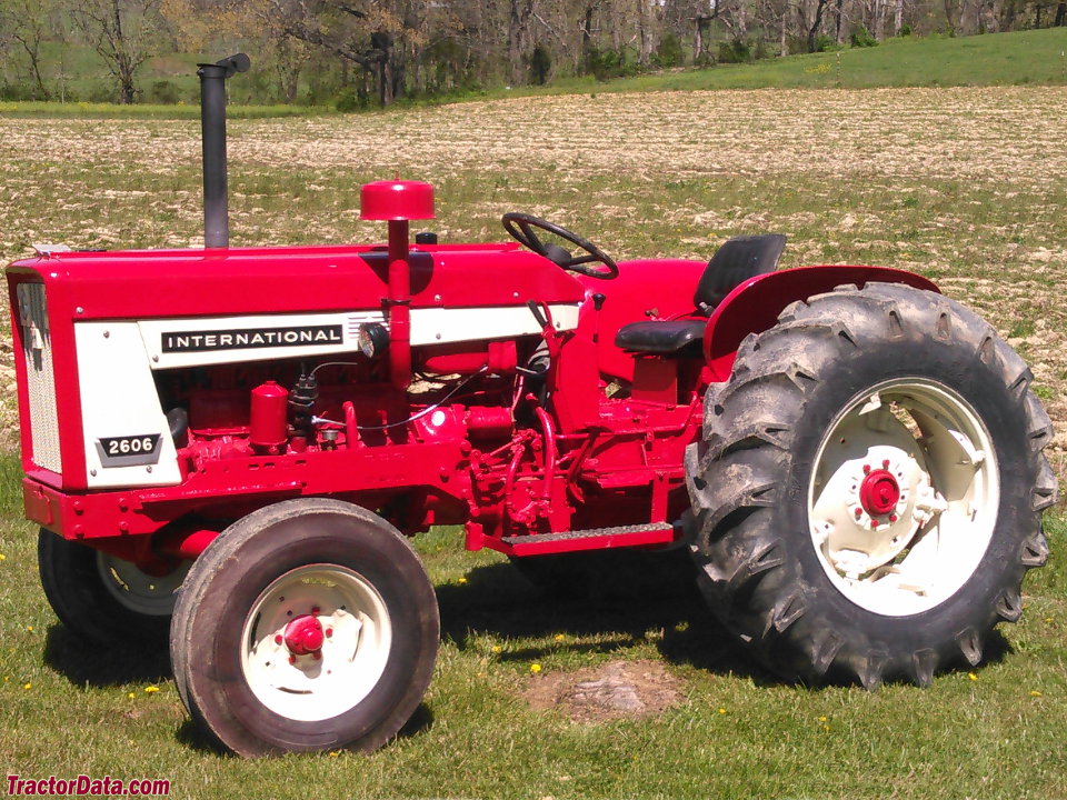 International Harvester 2606