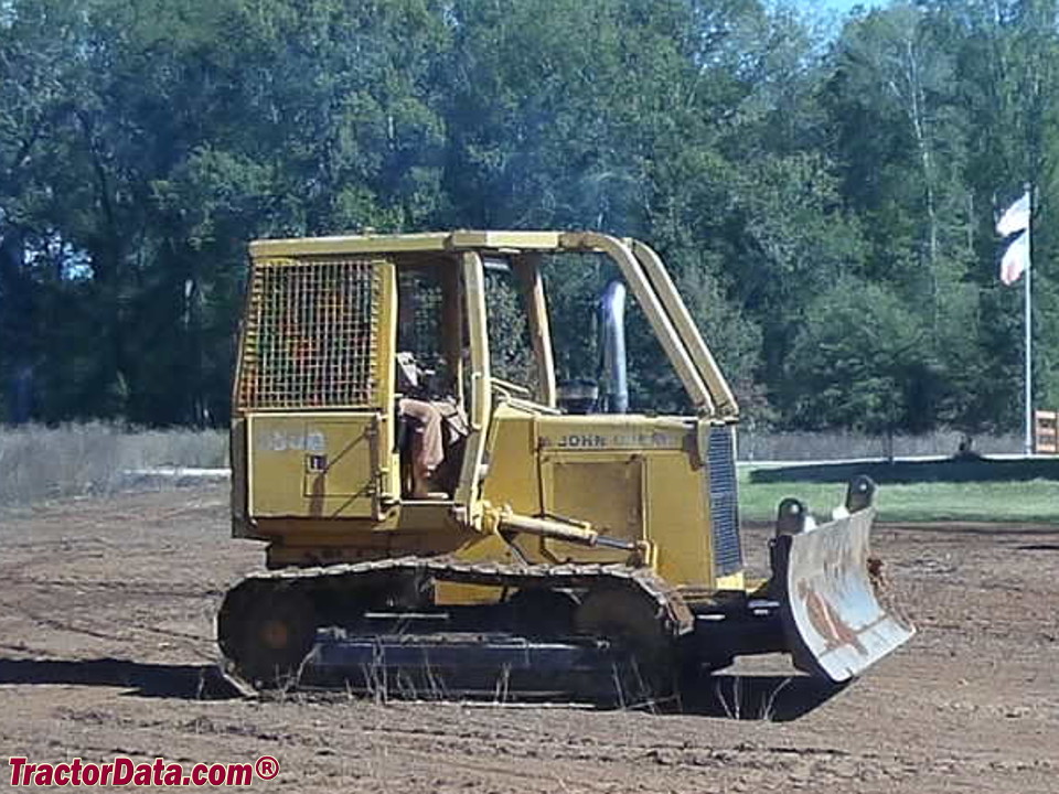 John Deere 550G, right side.