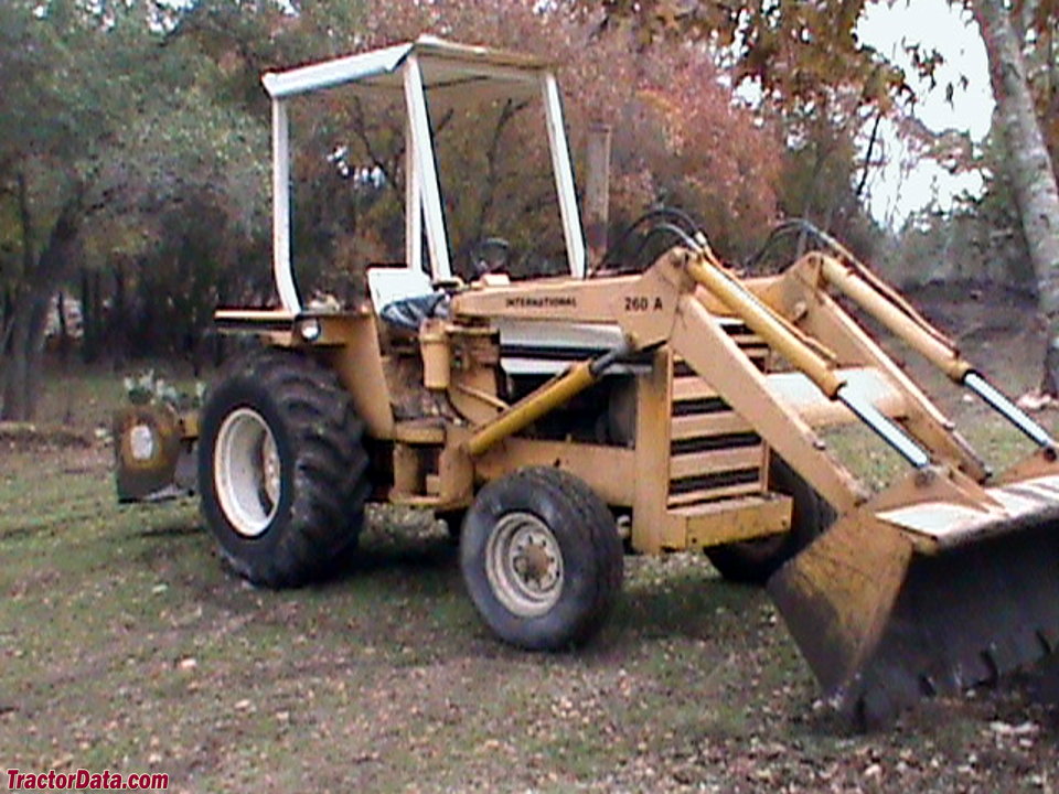 International 260A with loader and gannon.