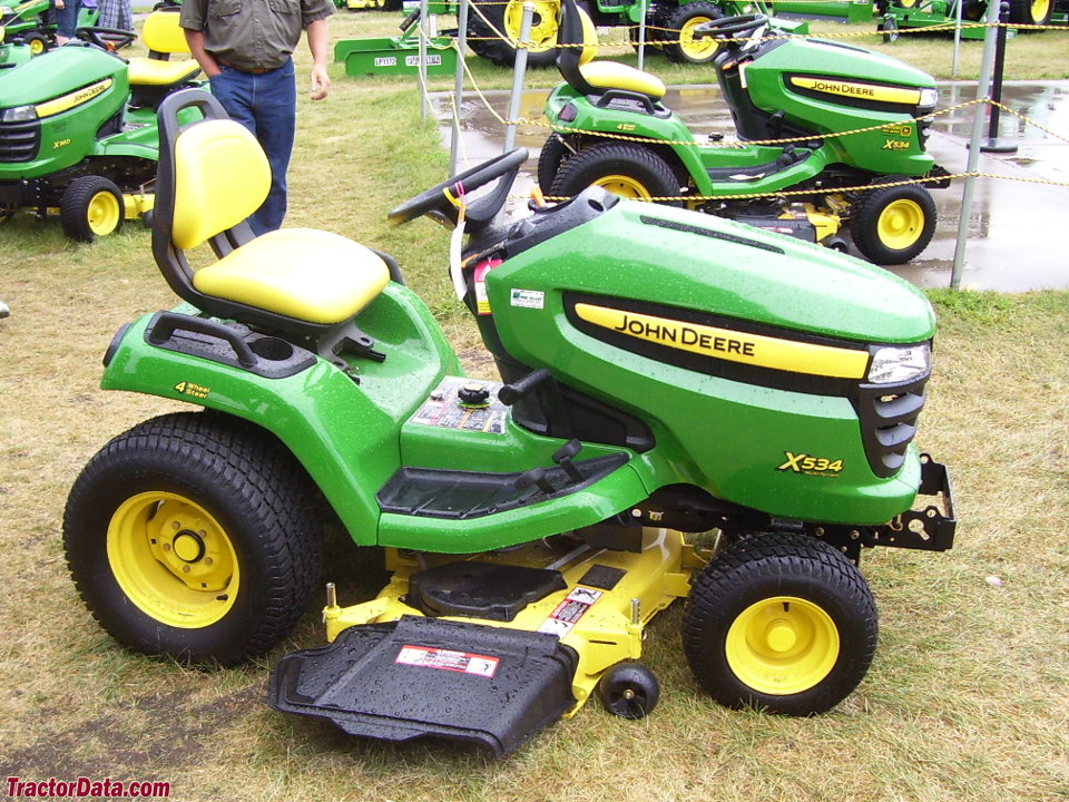 Right-side profile of the Deere X534.