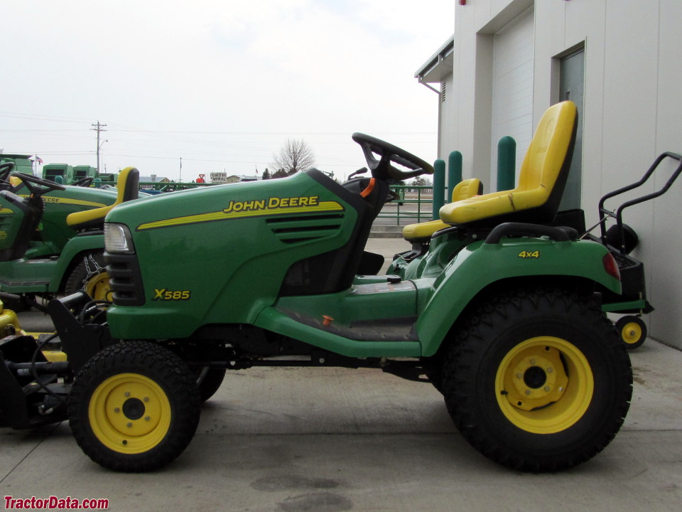 John Deere X585