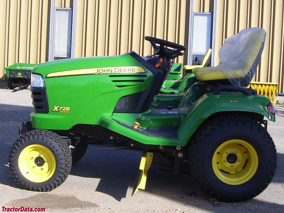 John Deere X728 with center-mount blade