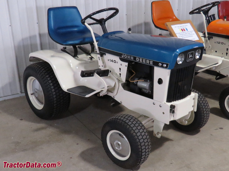 John Deere 140 Patio Series tractor in blue.