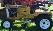 Allis Chalmers B-210 lawn tractor photo