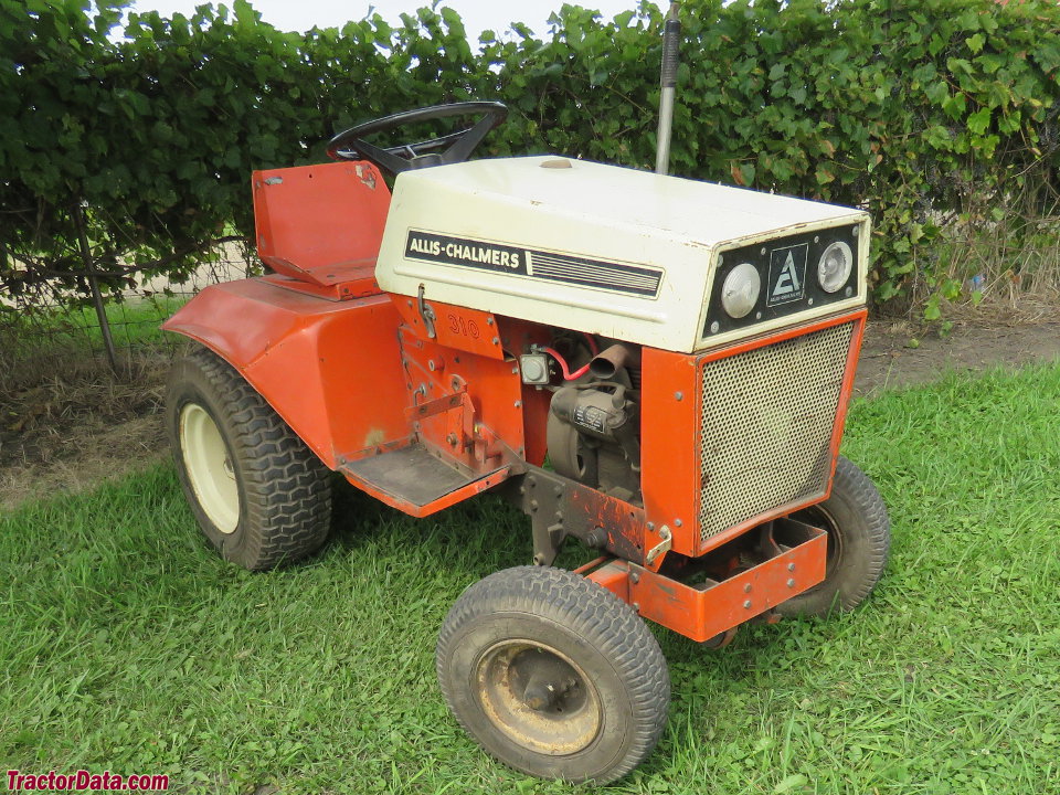 1971 Allis-Chalmers model 310.