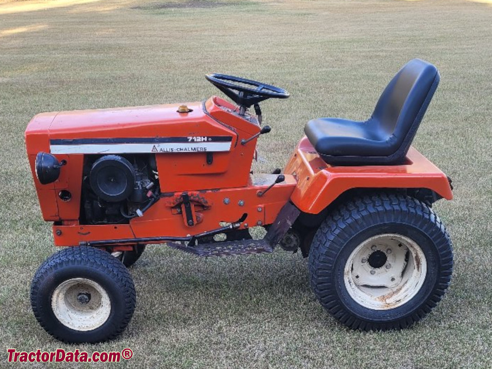 Allis Chalmers 712H garden tractor, left side.