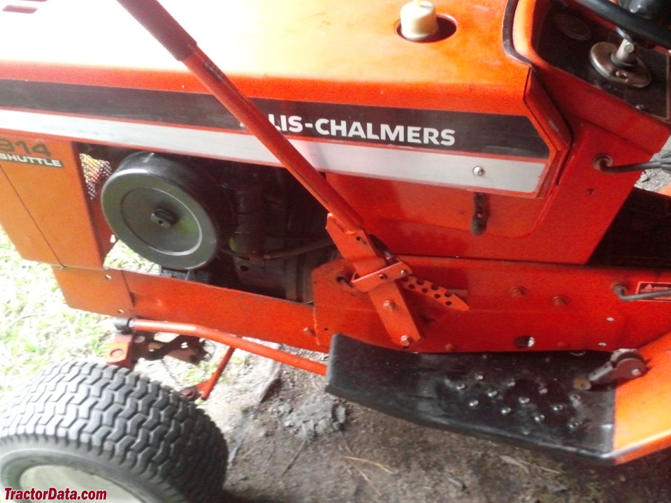 Left side of the Allis-Chalmers 914 Shuttle.