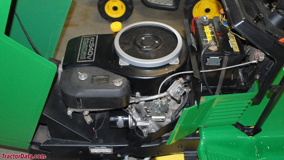 John Deere 185 engine image