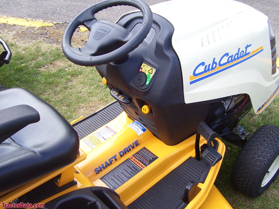 Cub Cadet GT 2550 tractor photos information