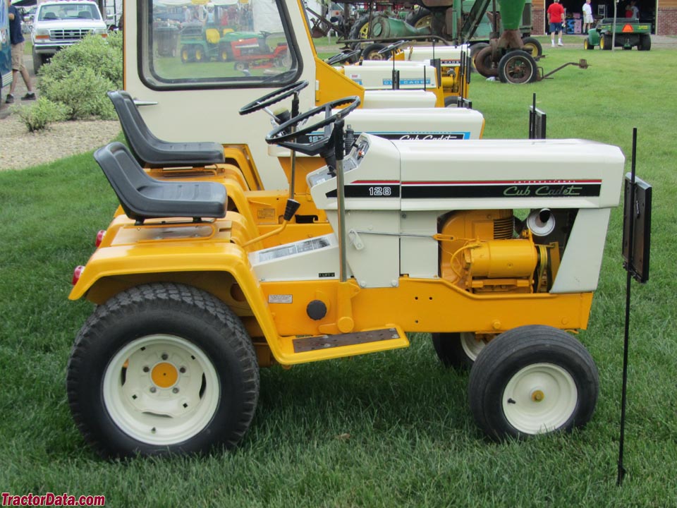 Cub Cadet 128, left side