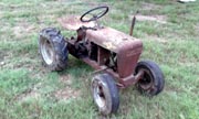 Wheel Horse 401 tractor photo