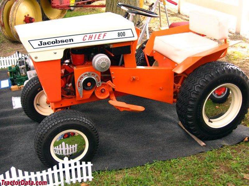 1965 Jacobsen Chief 800