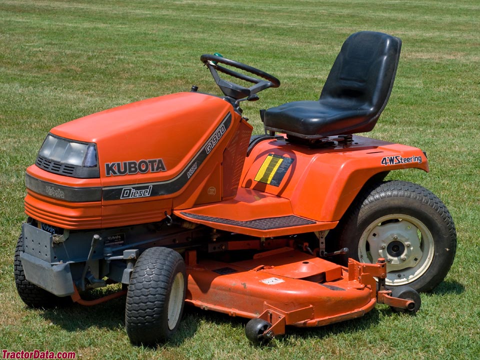 Kubota G-1900S with four-wheel steering.