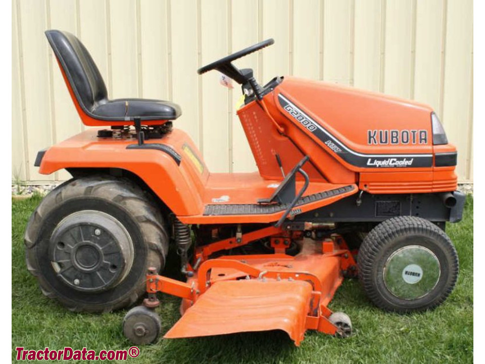 Kubota G2000 garden tractor with mower deck.