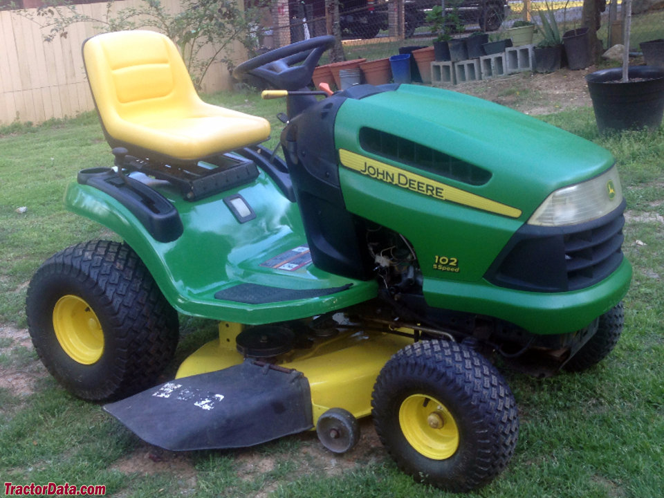 John Deere 102