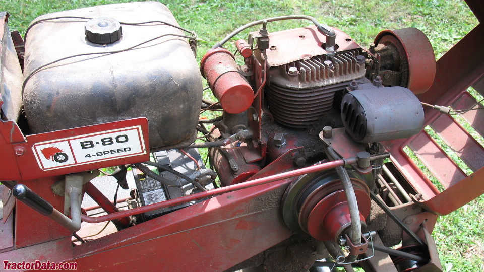 Wheel Horse B-80 engine image