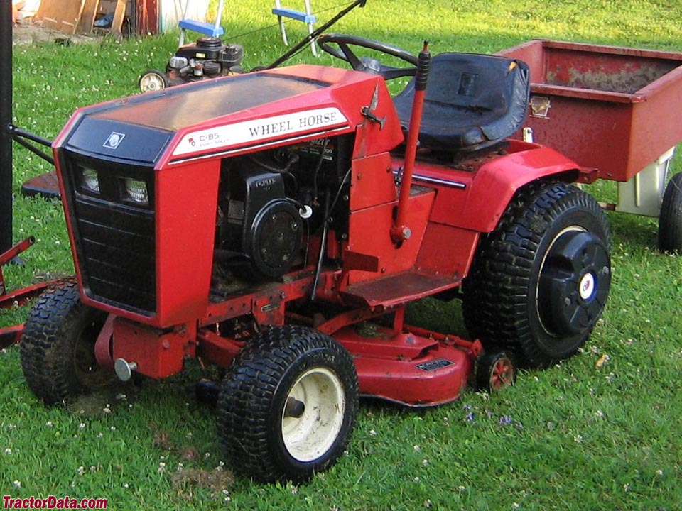 Wheel Horse C-85, left side.