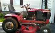 Wheel Horse 216-5 lawn tractor photo