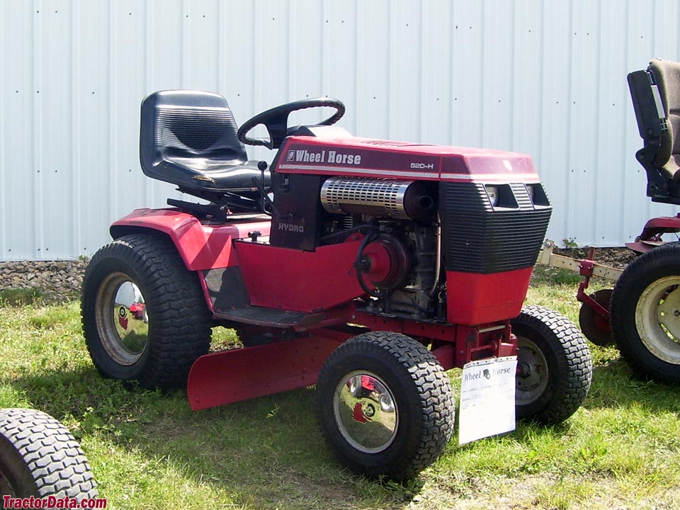 Wheel Horse 520-H hydrostatic, front-right view.
