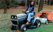 White T-112 lawn tractor photo